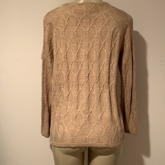 Cold shoulder knit sweater - Picture 4 of 6